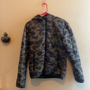 CAMO LIGHTWEIGHT NYLON HOODED JACKET (POLYESTER FILLED)